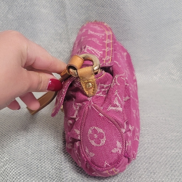 SOLD! Louis Vuitton Pleaty - Picture 7 of 12